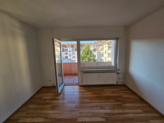 4-Zimmer Wohnung mit großem Balkon in ruhiger Lage