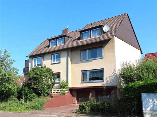 Geräumiges 3 Familienhaus mit Nebengebäude in Niestetal-S.