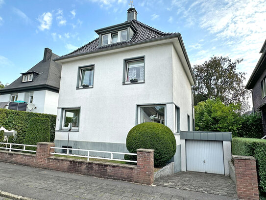 Wohnen am Kurpark: Repräsentative Stadtvilla mit einer Garage in Hamm-Osten