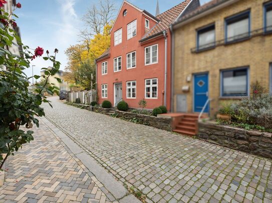 Saniertes und charmantes Stadthaus im historischen Kapitänsviertel unweit der Hafenspitze Flensburg