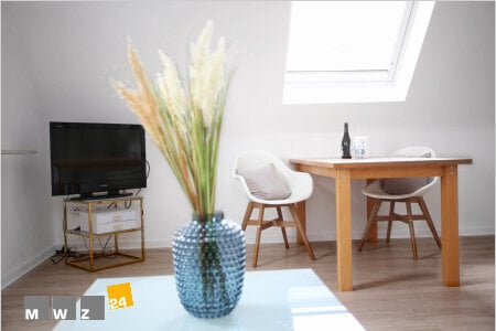 Komplett Möbliert/Furnished Accommodation in: Stockum. helle Dachgeschosswohnung mit eigenem