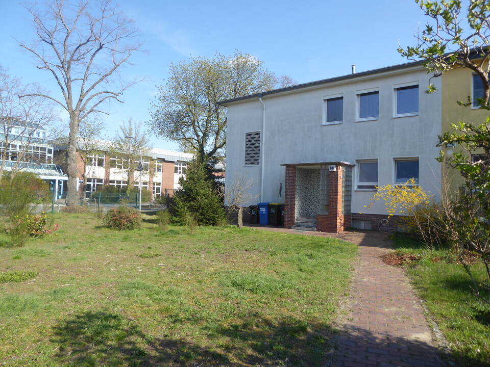 Ihr neues Zuhause im Zweifamilienhaus mit eigenem Garten! - Photo 1