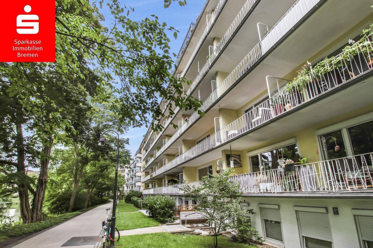 Bremen-Mitte: Sehr helle, offene Eigentumswohnung mit grünem Blick auf das Biotope der Wallanlagen