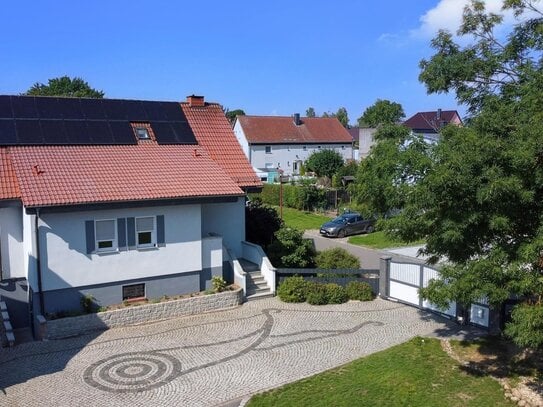 Modernes Einfamilienhaus und Baugrundstück in Eilenburg!