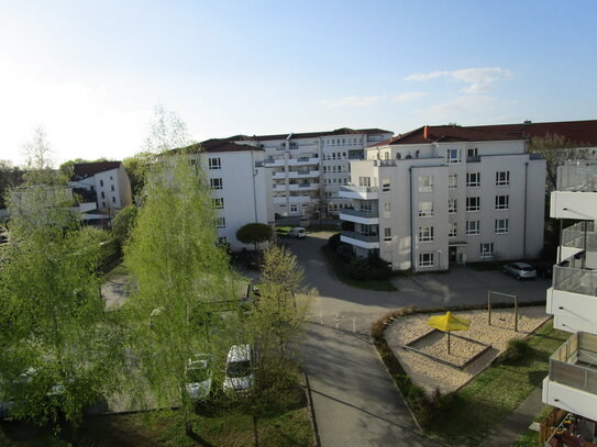 Großzügige 3-Raum-Wohnung im Erdgeschoss