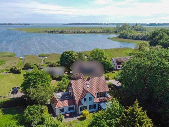 Fantastisches Haus in idyllischer Lage mit Wasserblick