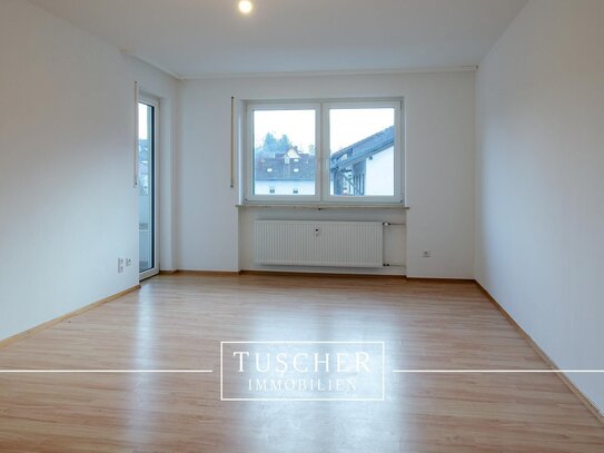 Großzügige & renovierte 4-Zi.-Wohnung mit Garage & Südbalkon!