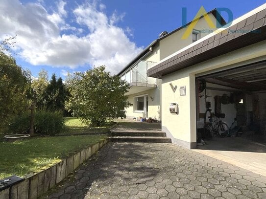 Zweifamilienhaus ca 250m² in Zierenberg,Burghasungen: Gartengrundstück 970m² -ideale Lage im Naturp