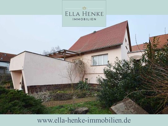 Gemütliches, freistehendes Einfamilienhaus mit Keller + Garage.