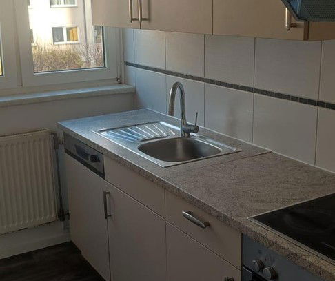 310 € | 70qm | 4 ZKB mit Balkon | 1. OG | Günstige Fernwärme