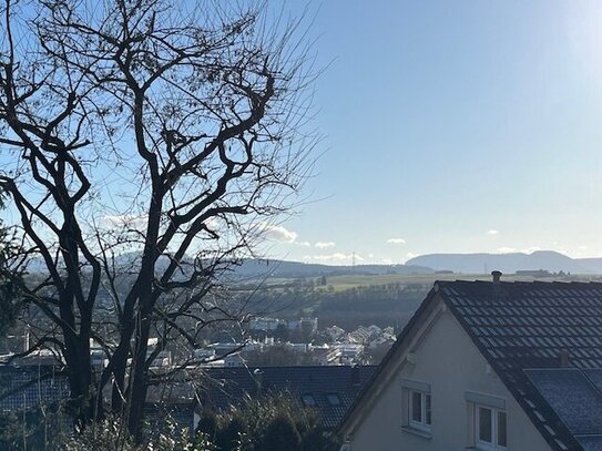 Pfiffiges, geräumiges Reihenmittelhaus in wunderschönder Aussichtslage!