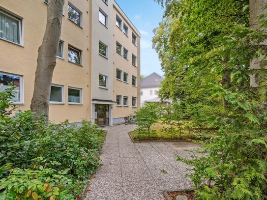 3-Zimmer-Wohnung im obersten Stockwerk mit Gartenausrichtung Berlin Lichterfelde Ost