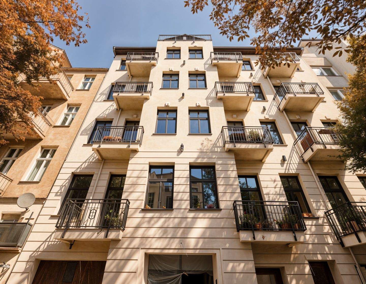 Stilvoll sanierte Altbauwohnung mit zwei Balkonen nahe der Schlossstraße - Foto 1