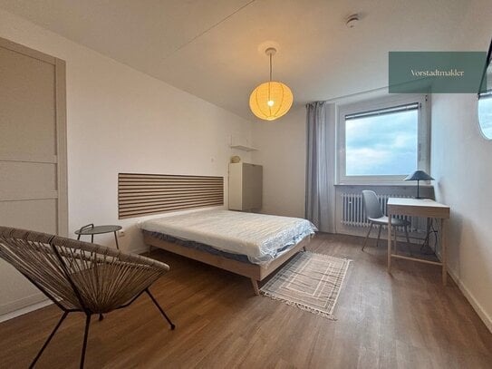 Schickes WG-Zimmer in renovierter, möblierter 3-Zimmerwohnung mit Loggia in München-Oberföhring