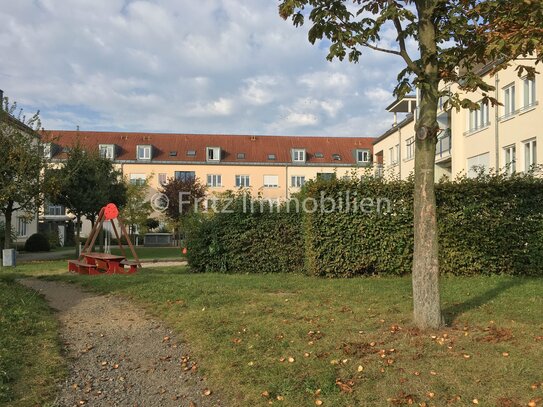 2-Raum-Wohnung mit Loggia zur Südseite / TG-Stellplatz inklusive / für Selbstnutzer frei / in Nähe zum Kulkwitzer See