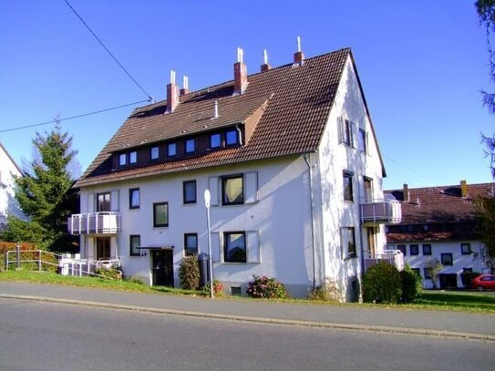 3-Zimmer Dachgeschosswohnung Nähe Schulen und Einkaufszentrum - NEUE HEIZUNG!