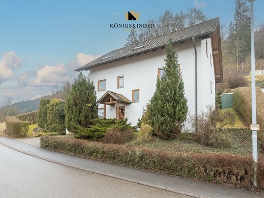 Idyllisches Zweifamilienhaus mit 200 m² Wohnfläche am Feldrand in Oberndorf (Altoberndorf) - Ruhe und Natur pur!