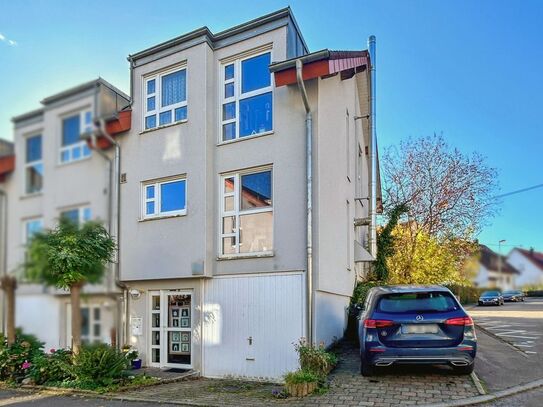 Familienfreundliches Reihenendhaus mit grünem Garten und sonniger Terrasse in Waldenbuch