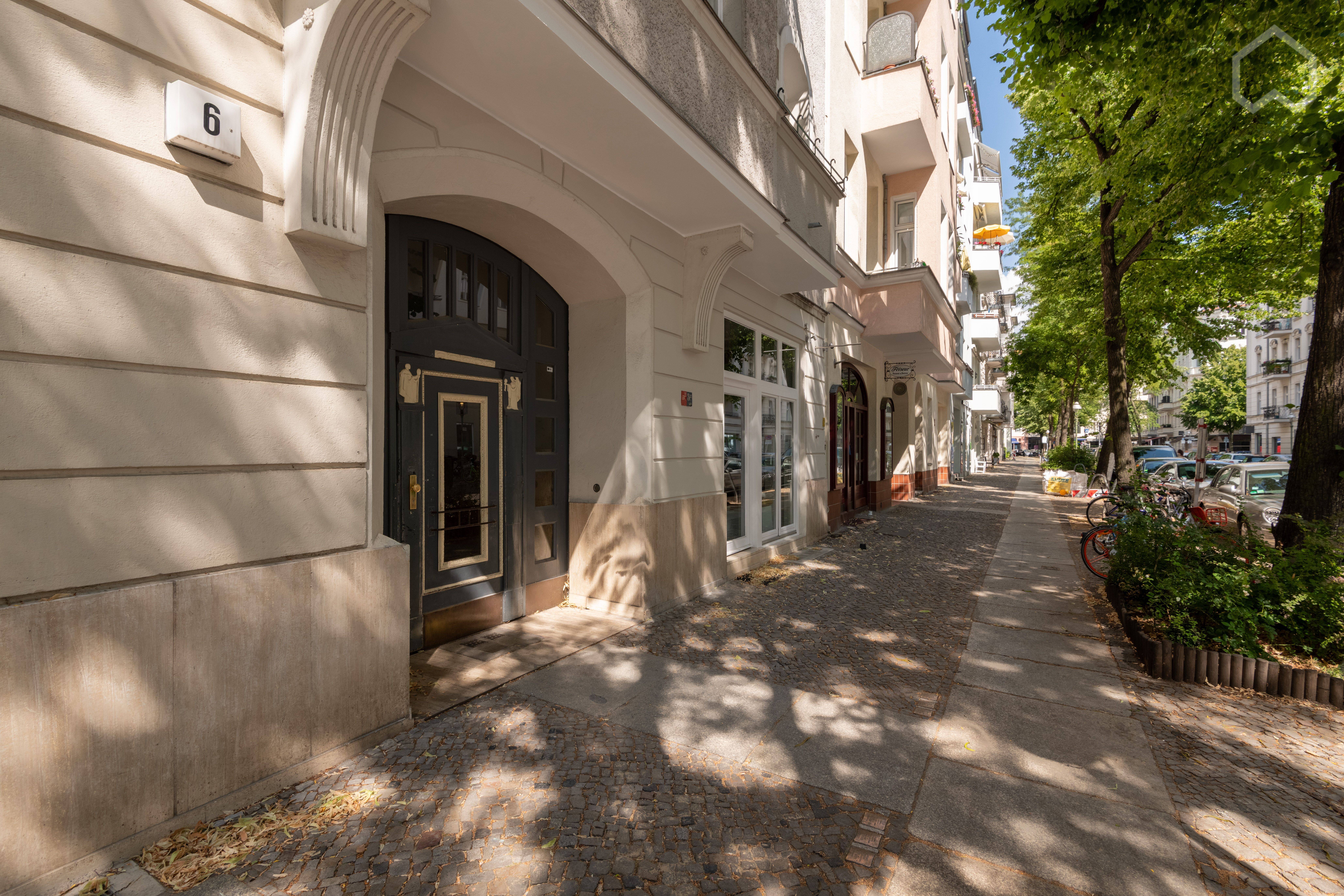 Moderne Wohnung mit Balkon nahe am Savignyplatz in Charlottenburg - Photo 1
