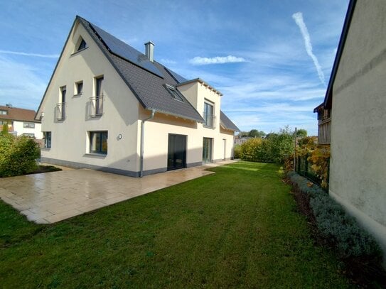 Freistehendes Einfamilienhaus in ruhiger Lage und moderner Ausstattung (Wärmepumpe, PV-Anlage)