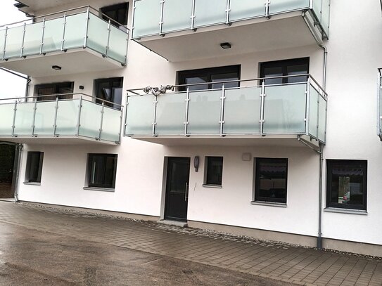 Neubau 10 Komfort-Whg, 2- und 3-Zi.Whg, EBK, Balkon, Aufzug, Carport