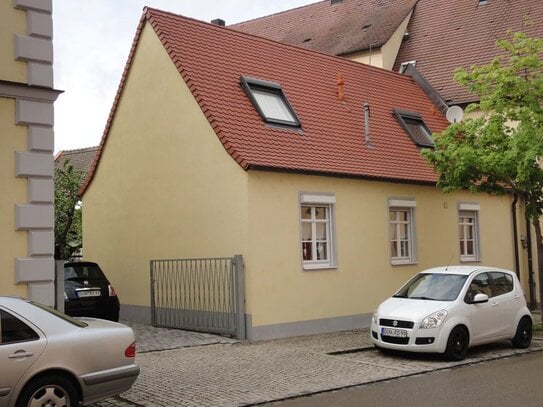 Kleines Häuschen-Wohnung mit großer Terrasse