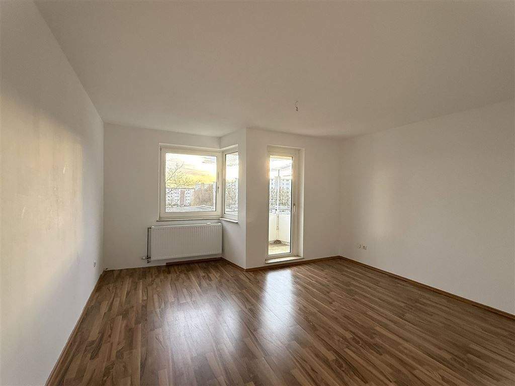 Renovierte Zweizimmerwohnung mit Balkon in gepflegter Wohnanlage!