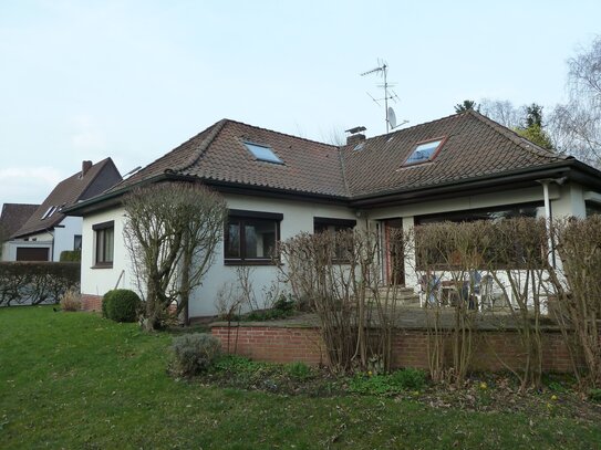 Toller Winkelbungalow - TOP-Lage in Meckelfeld - Grundstück mit riesigem Potential - von Privat