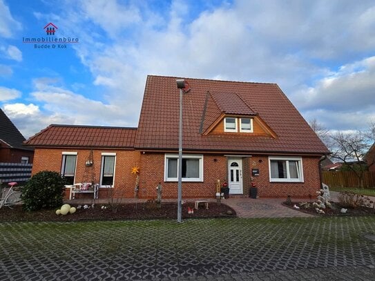 Willkommen in Ihrem zukünftigen Zuhause in Esterwegen. Einfamilienhaus mit Garten und Garage zu verkaufen.