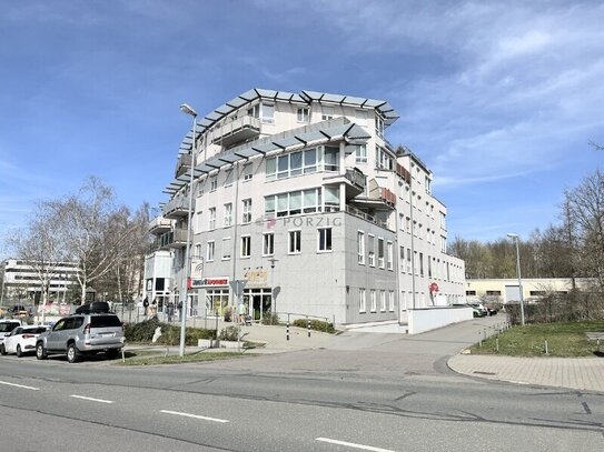 Wohnen mit Flair im Yorckgebiet - Helle 2-Raum-Wohnung mit Einbauküche und Balkon