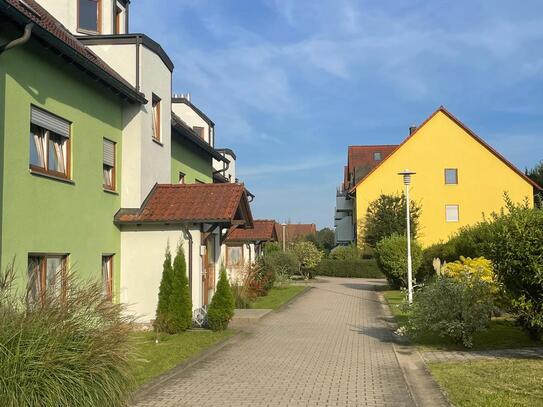 Stilvolle Erdgeschosswohnung mit Garten und Tiefgaragen-Stellplatz