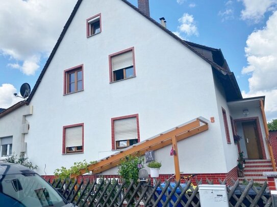 Vielseitiges 4-Familienhaus mit Gestaltungsfreiraum in Nürnberg