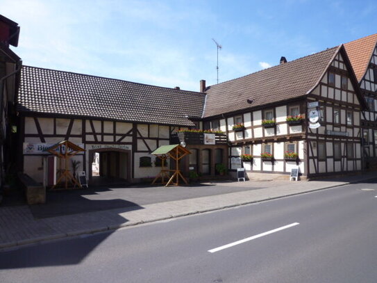 Gut eingeführte Gaststätte mit großem Biergarten, Wohnung und Fremdenzimmern zu verpachten