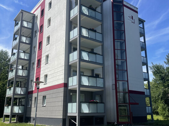 Hochwertig sanierte 2-Raumwohnung mit großem Balkon in Olvenstedt!