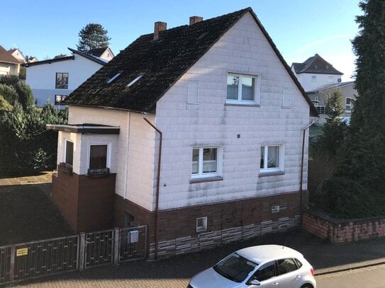 **Charmantes Einfamilienwohnhaus mit Nebengebäude auf großem Grundstück mit Potenzial**