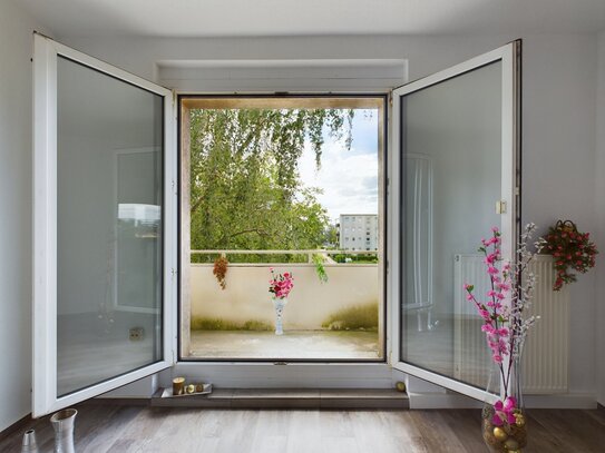 helle 2-Zimmer-Wohnung im 2. OG mit Balkon