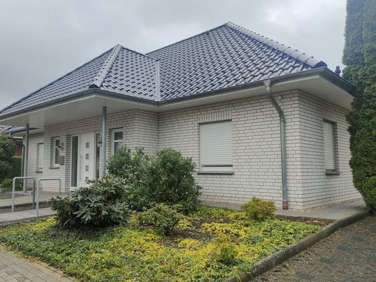 Schöner Bungalow in ruhiger Wohnlage mit großem Garten