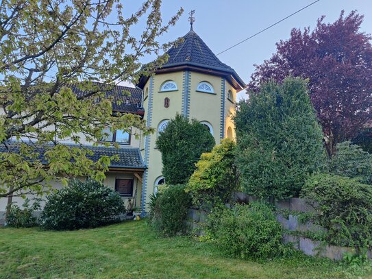 Schöner Bungalow mit großer Einliegerwohnung