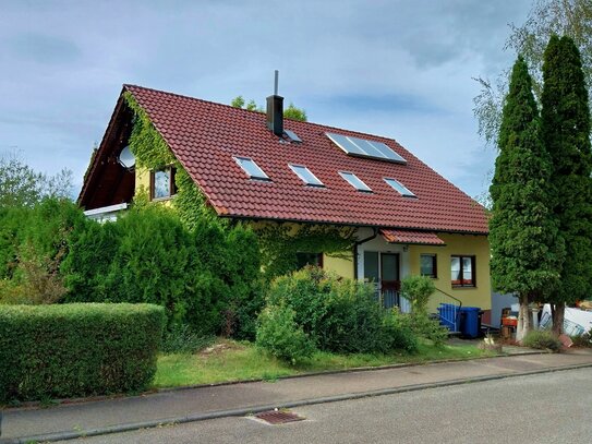 Zweifamilienhaus mit Einliegerwohnung in Traumhafter Lage!