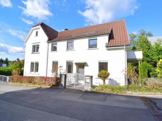 Bezugsfreies Dreifamilienhaus mit großzügigem Grundstück in verkehrsberuhigter Lage von Konstanz (Königsbau).