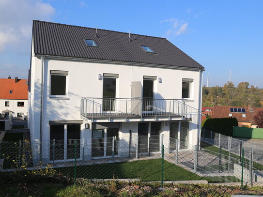 Doppelhaushälfte mit hoher Lebensqualität und vielen Nutzungsmöglichkeiten in schöner Lage Wilhermsdorfs