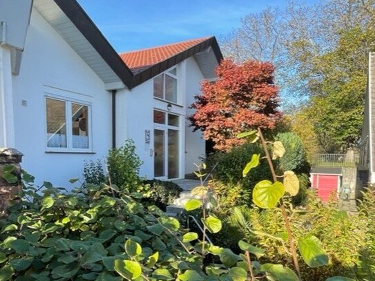 Villa 8 Zimmer, Fernblick, 318 qm (fast 600qm DIN) Wohnfläche. Offener, großzügiger Schnitt. Beste Lage Sonnenberg Ette…