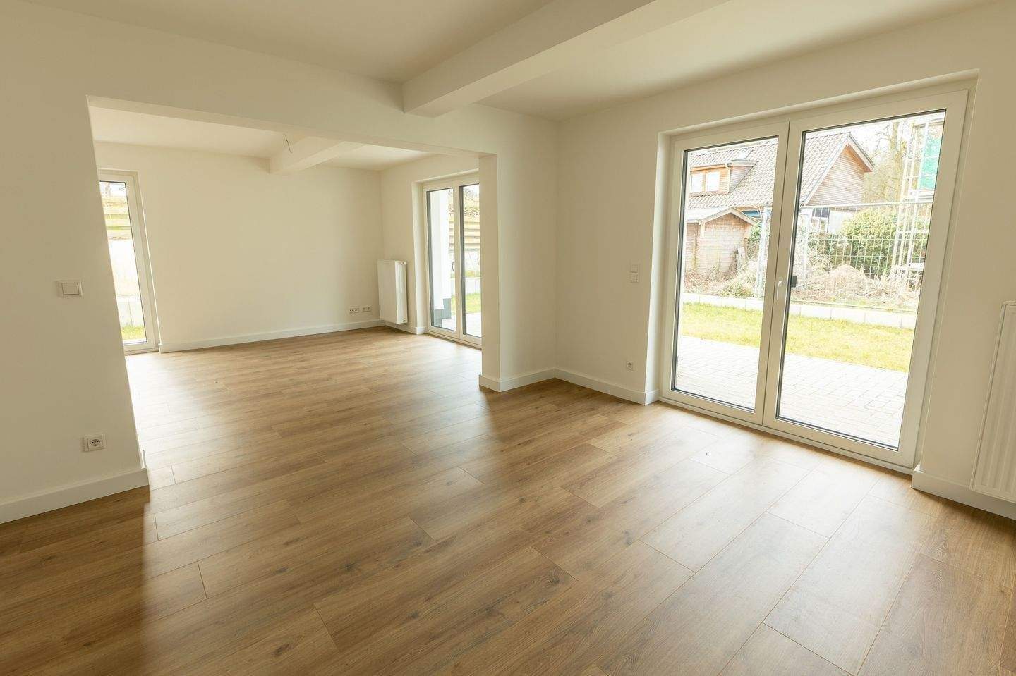 Helle Doppelhaushälfte in Hamburg-Rissen – Erstbezug nach Sanierung mit Garten & Terrasse