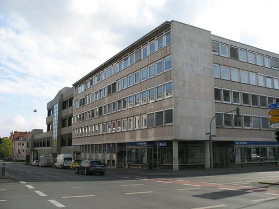 Individuelles, Loftähnliches Büro, nä. Bahnhof: 4-6 helle Räume, 1.OG, Lift, -ohne Provision-