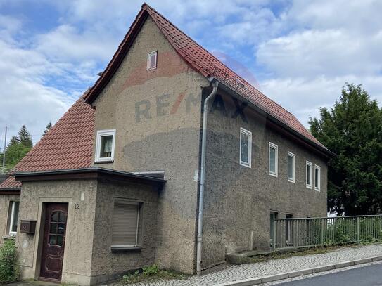 Mehrgenerationen Wohnhaus mit 128 m² Wohnfläche am Fuße der Burg in Camburg mit viel Ausbaupotential