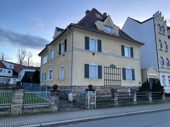 Hochwertig ausgestattete Villa (3 Wohnungen) in zentraler Lage zum sofortigen Einzug