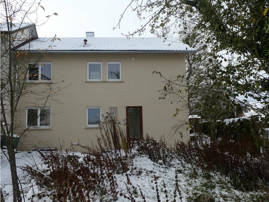 Reihenendhaus mit Terrasse, Balkon und Garten