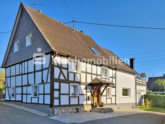 Von Grund auf modernisiertes Bauernhaus mit Einliegerwohnung.