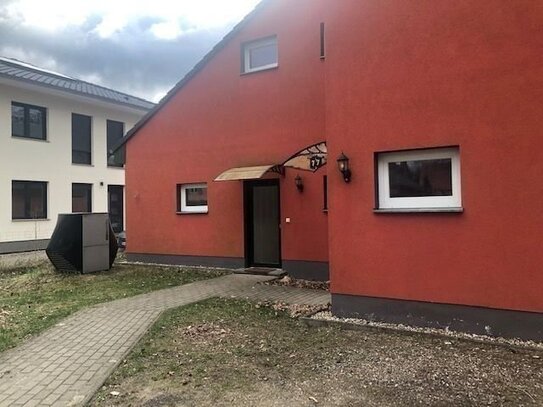 Einfamilienhaus mit großem Garten sucht neue Bewohner