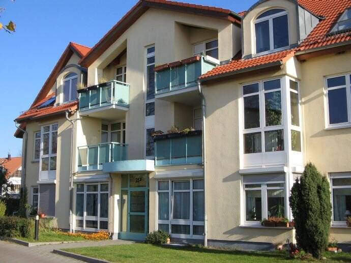Wunderschöne helle, neu sanierte 2-Raumwohnung, in ruhiger und grüner Wohnanlage - Foto 1